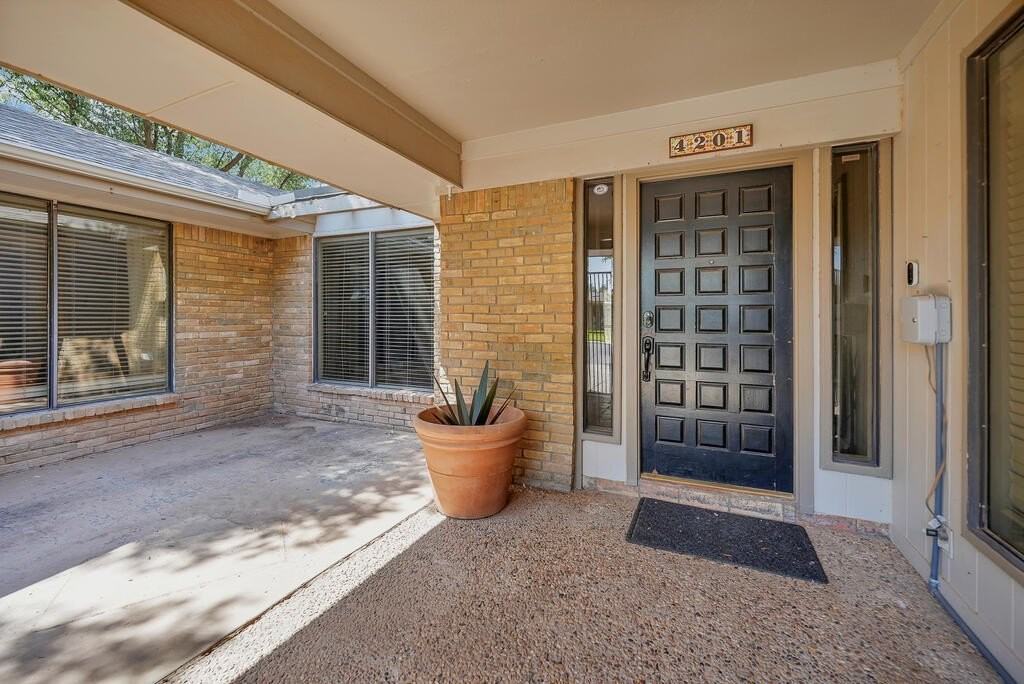 4201 Arroyo Dr - Photo 2 of 35