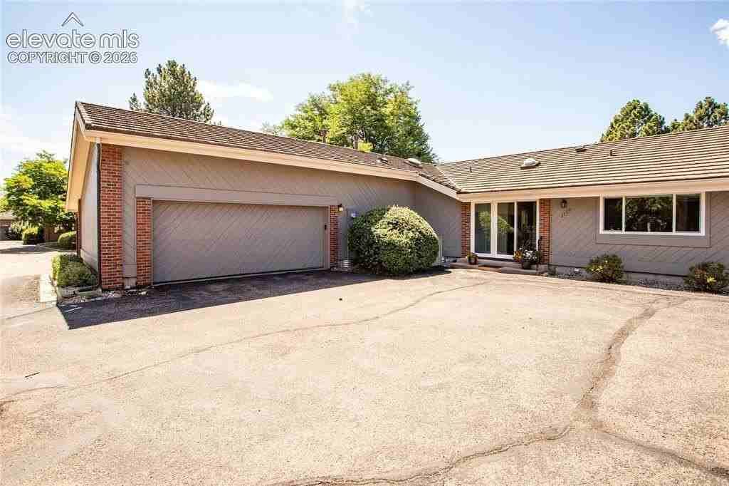 2760 Fox Grove Ct - Photo 3 of 45