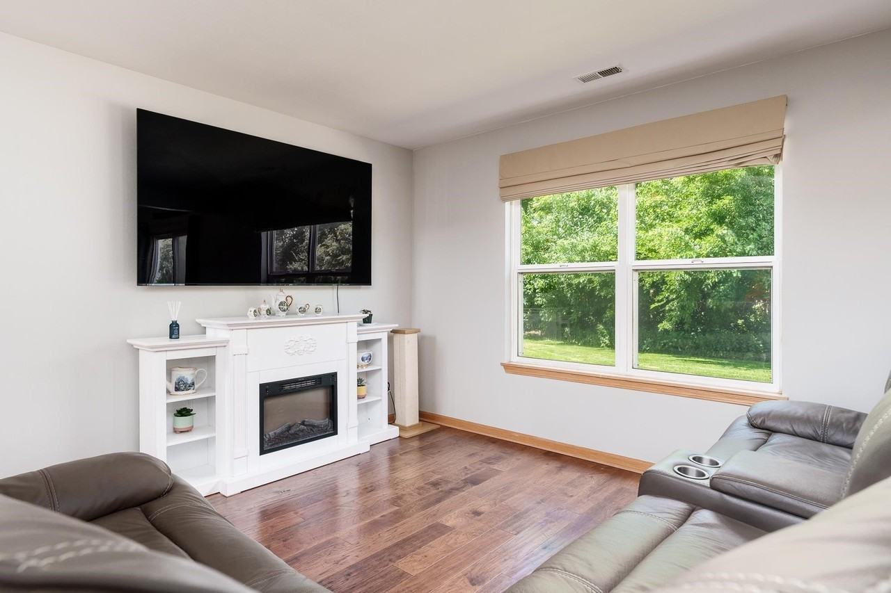9006 Leicester Way - Photo 7 of 28