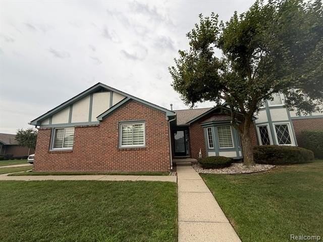 45511 Dover Dr - Photo 2 of 19
