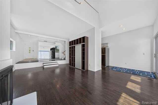 350 W Brown St - Photo 5 of 31