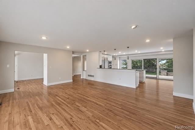 2564 Charel Ct - Photo 3 of 20