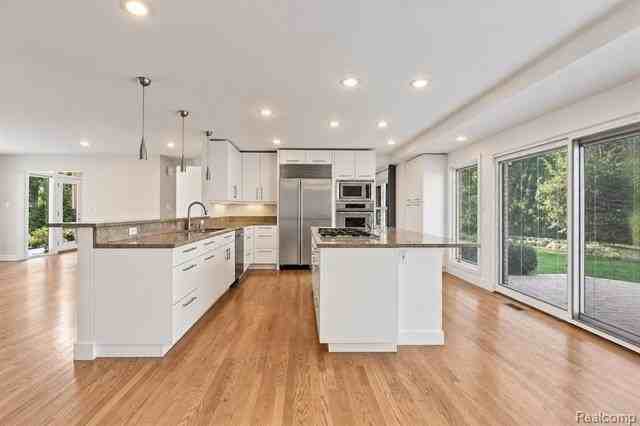2564 Charel Ct - Photo 5 of 20