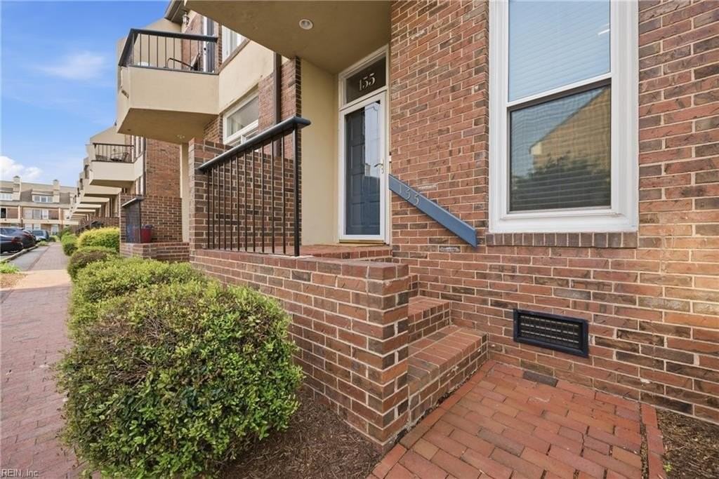 155 Crawford Pkwy #28 - Photo 4 of 34