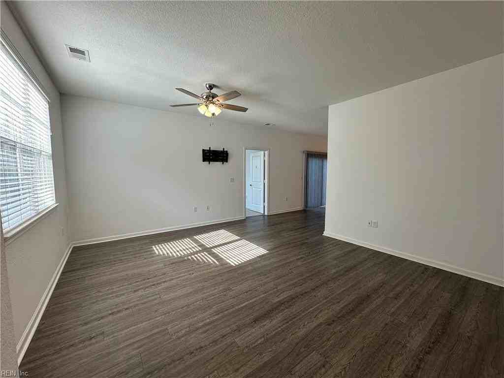 5041 Hawkins Mill Way - Photo 5 of 36