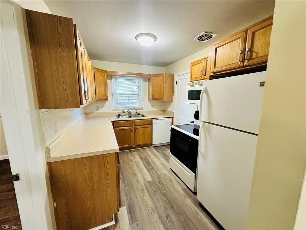 5933 Brinda Ave - Photo 6 of 24