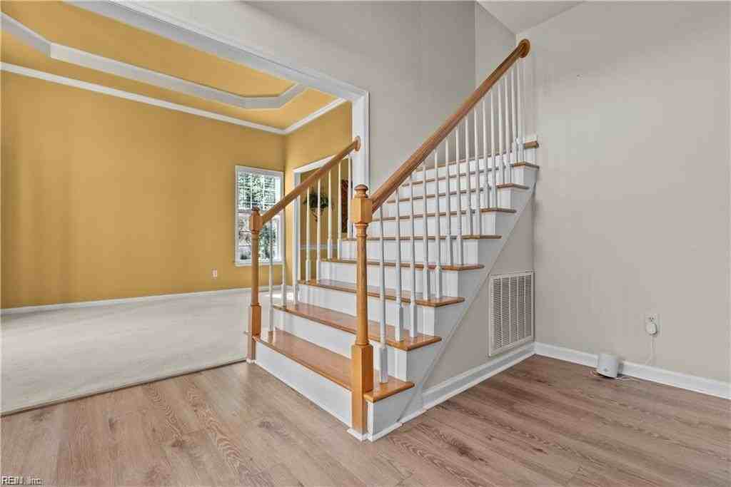 13468 Whippingham Pkwy - Photo 5 of 38