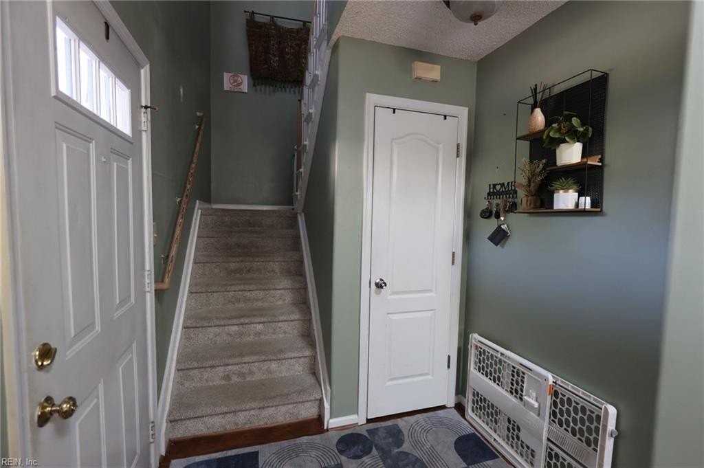 717 Casper Ln - Photo 2 of 16