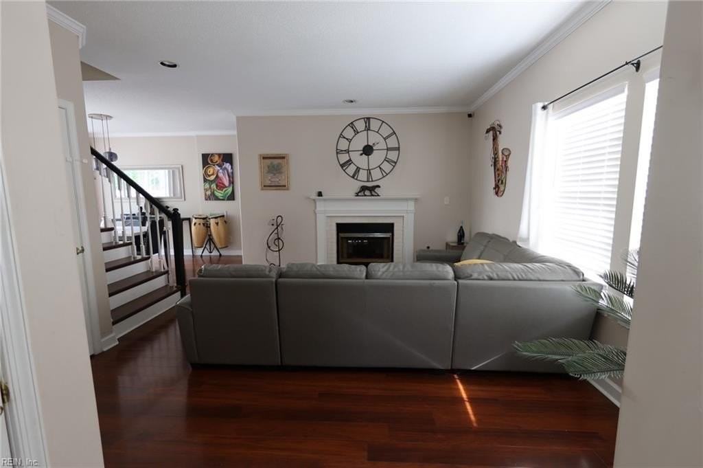 944 Ivystone Way - Photo 2 of 18