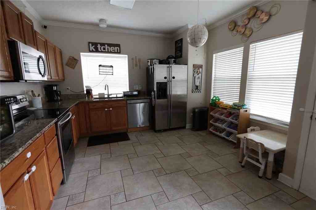944 Ivystone Way - Photo 5 of 18