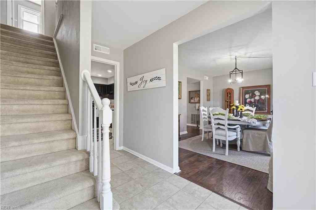 1648 Ashton Dr - Photo 3 of 38
