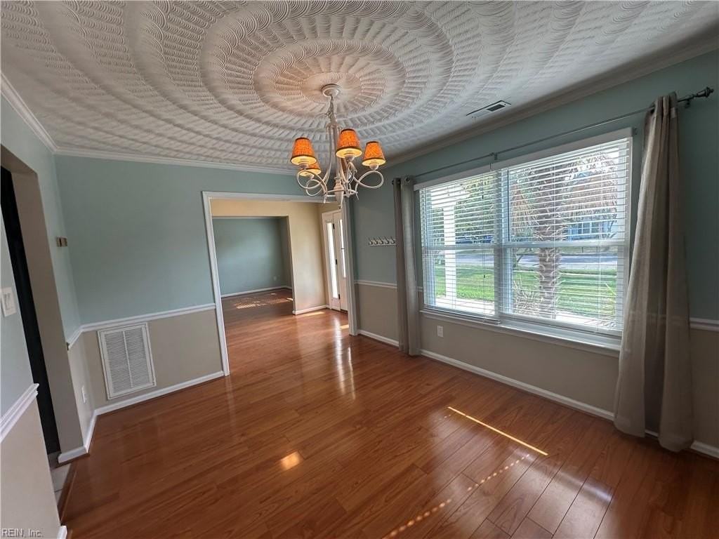 904 Gideon Rd - Photo 6 of 35