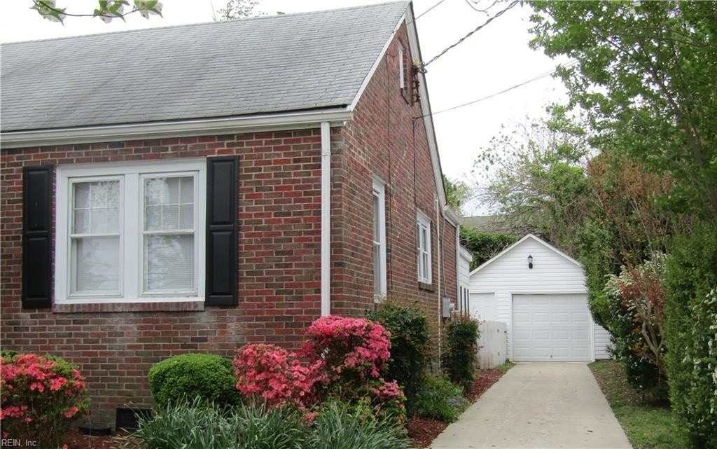 127 Eggleston Ave - Photo 3 of 23