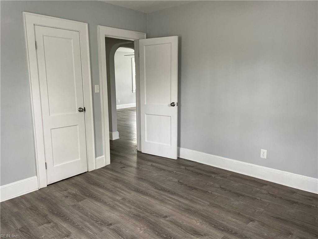 127 Eggleston Ave - Photo 7 of 23