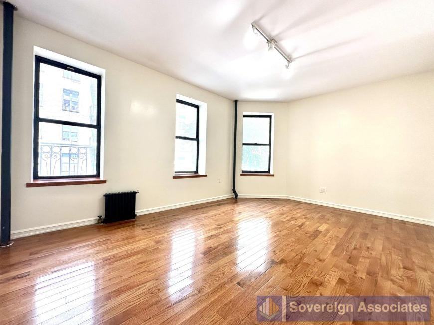 610 W 150th St - Photo 2 of 9