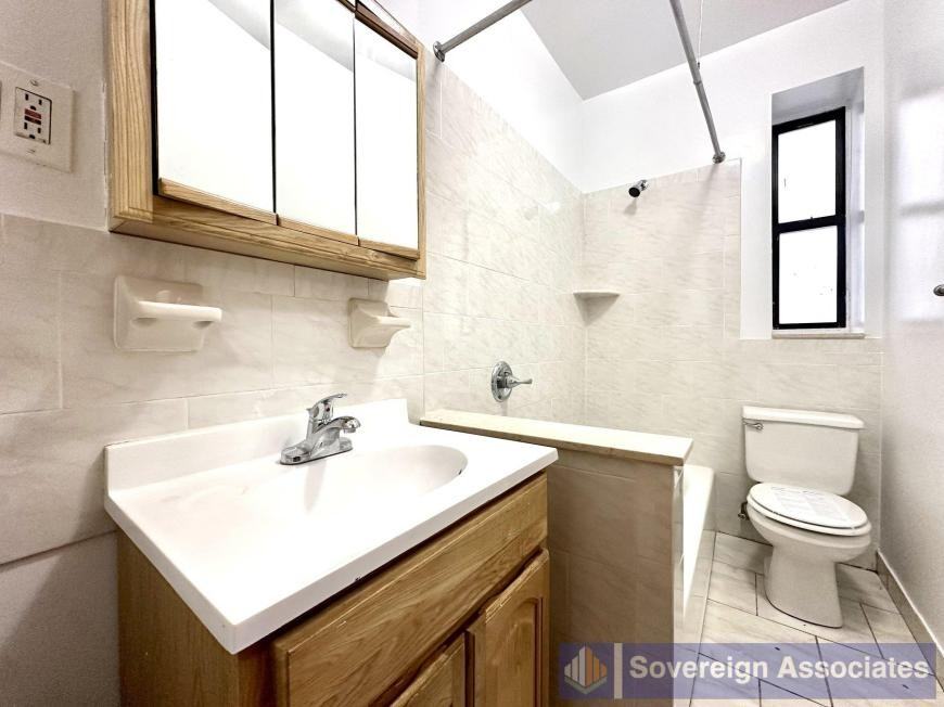 610 W 150th St - Photo 5 of 9