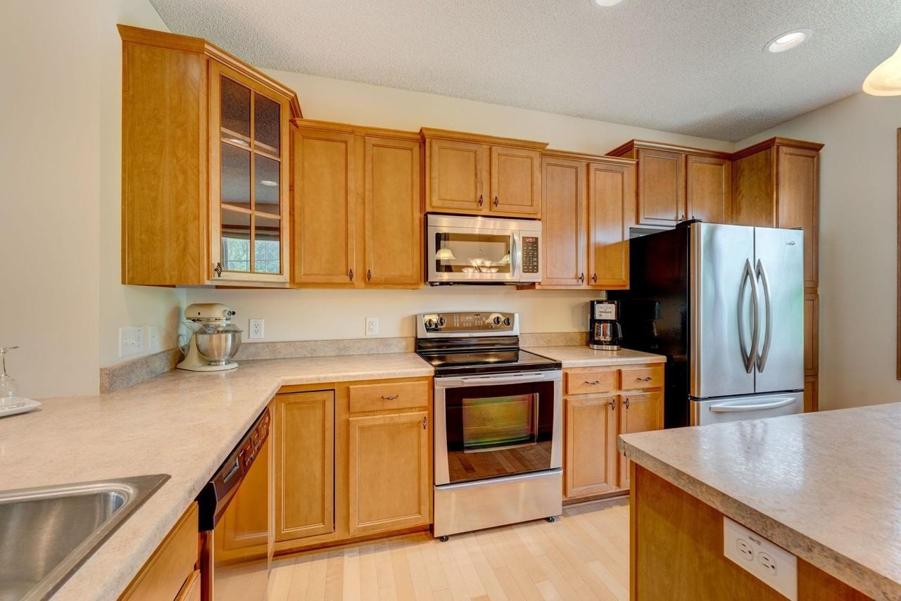 11939 Emery Village Dr N - Photo 4 of 23