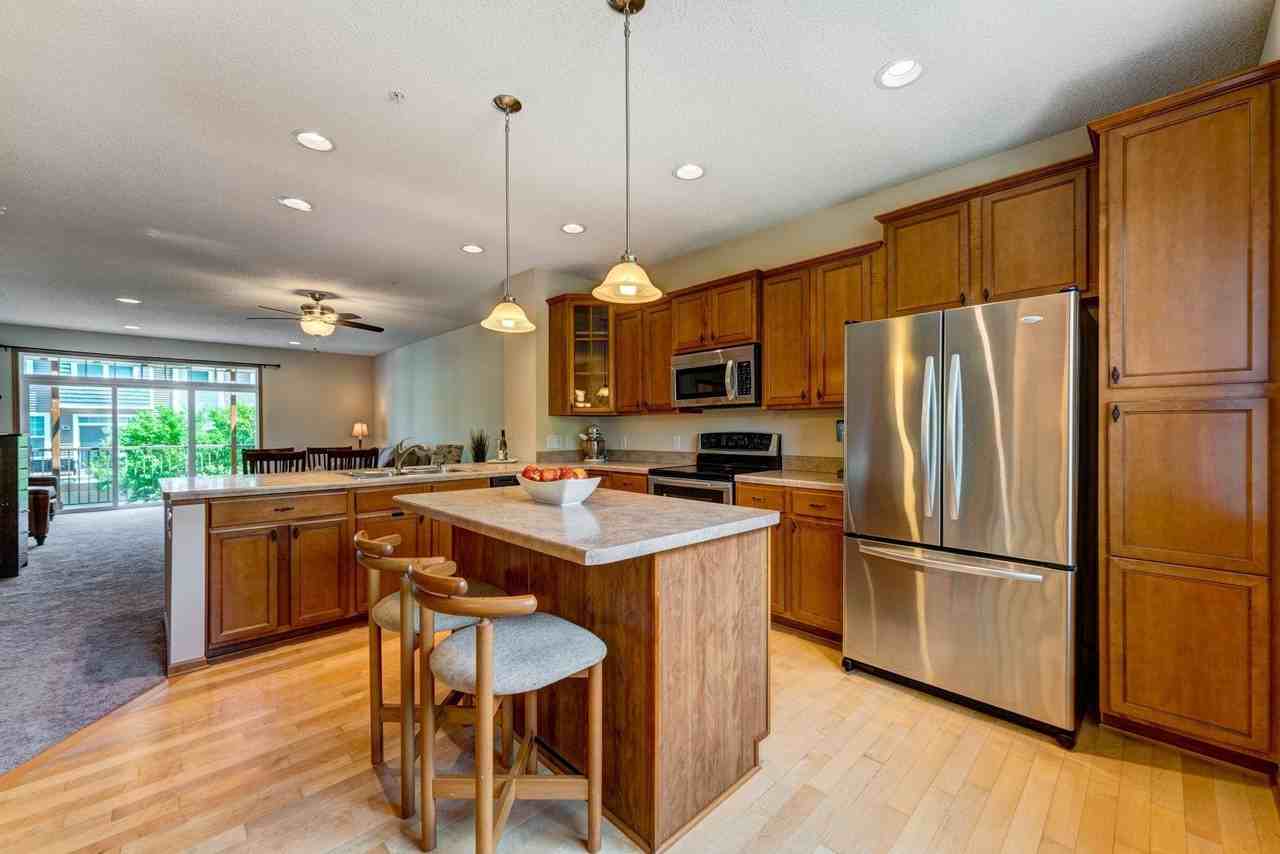 11939 Emery Village Dr N - Photo 6 of 23