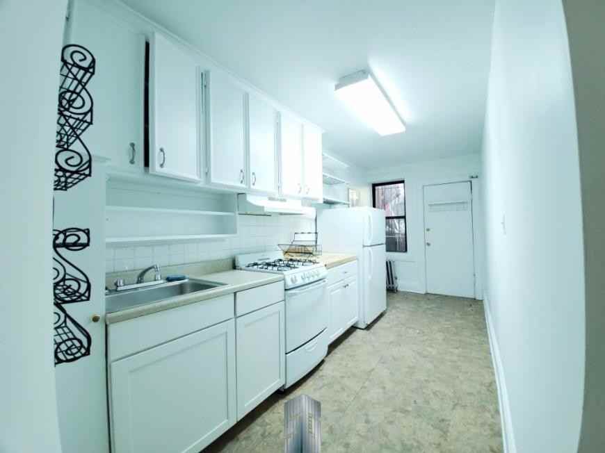 4 Saint James Pl - Photo 4 of 10