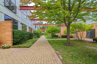 2100 Greenwood St - Photo 1 of 1