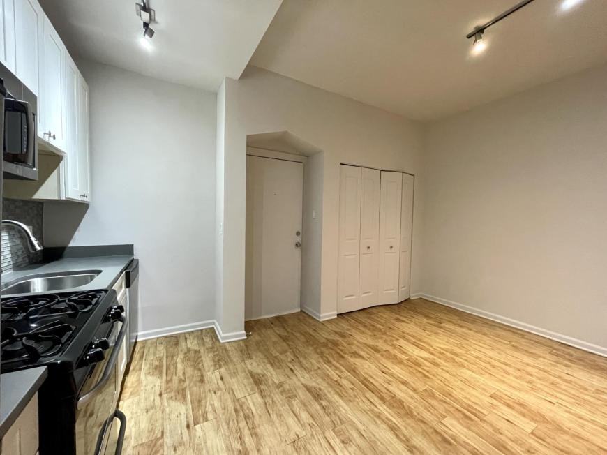 2834 W Palmer St - Photo 6 of 9