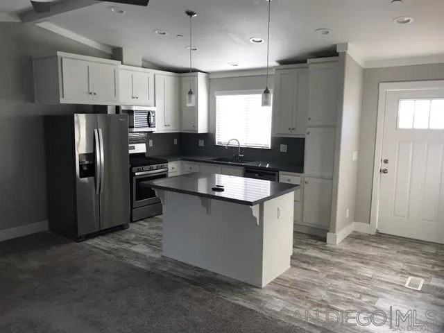 6670 Goodwin St - Photo 2 of 6