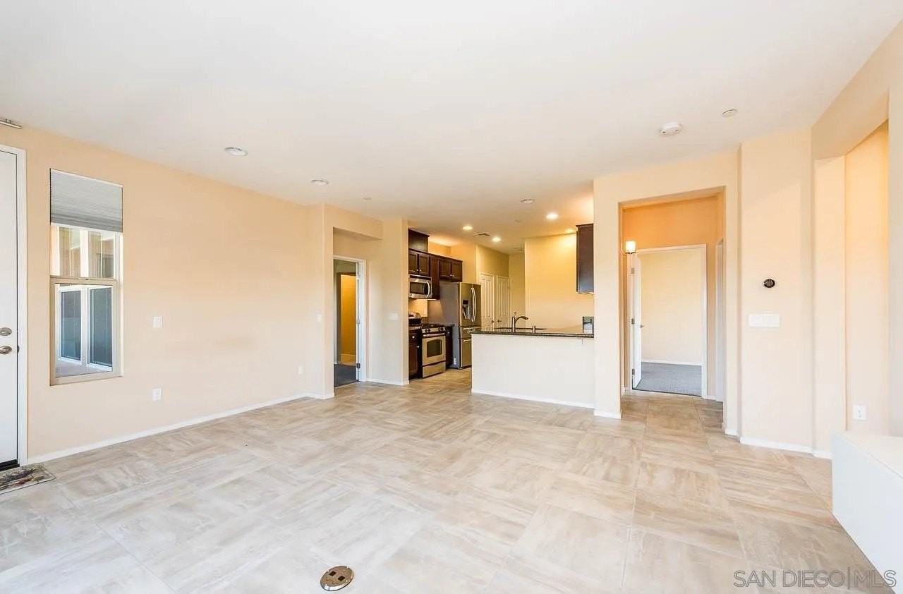 11130 Taloncrest Way #19 - Photo 3 of 25