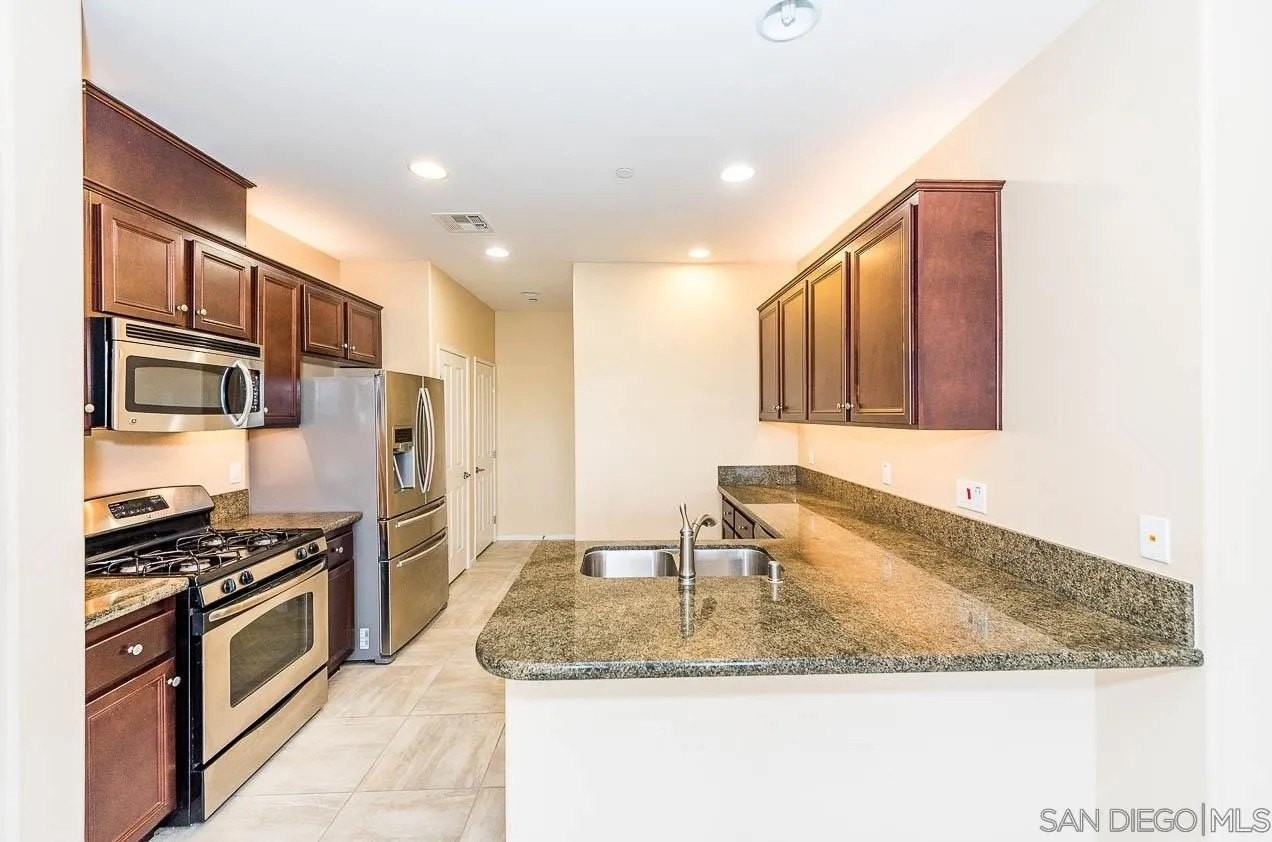 11130 Taloncrest Way #19 - Photo 7 of 25