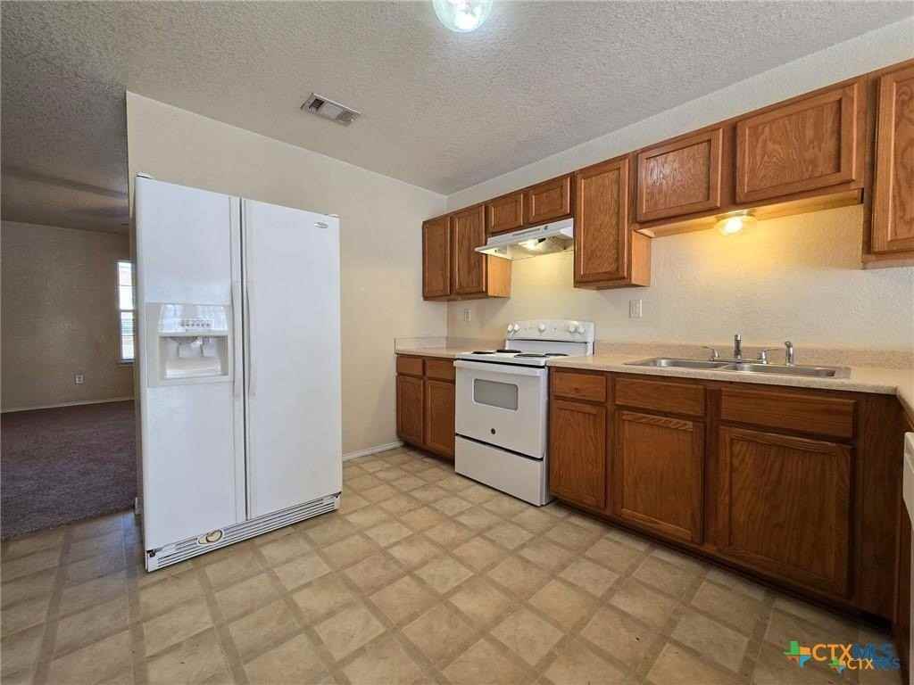 2808 Leroy Cir #C - Photo 5 of 15