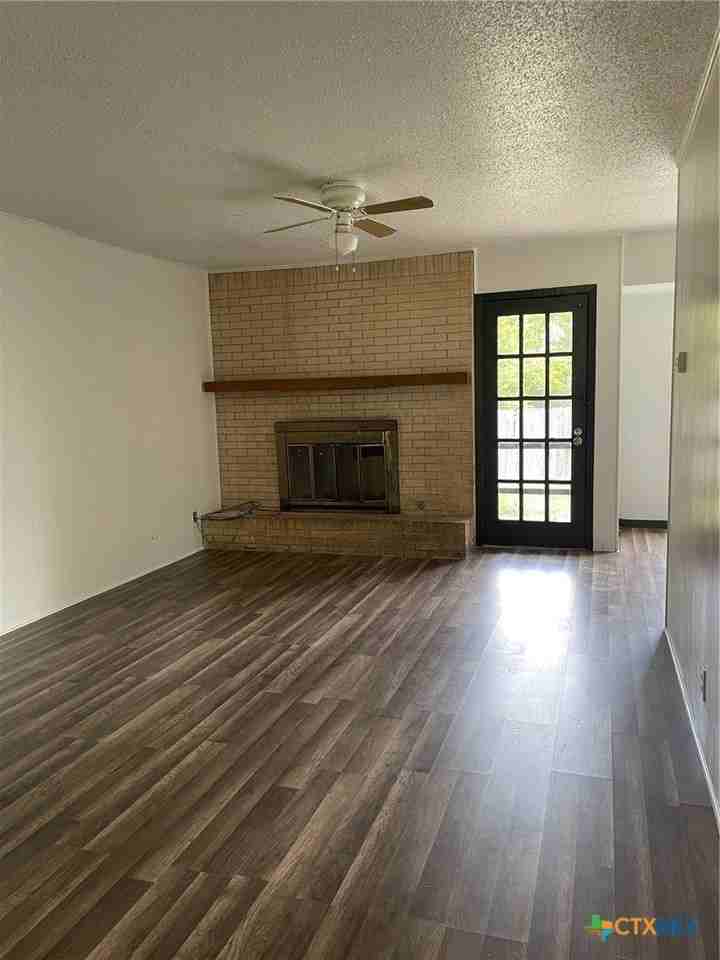 2015 Greenbrook Pkwy - Photo 2 of 16