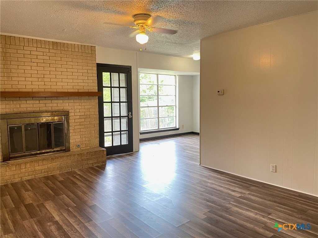 2015 Greenbrook Pkwy - Photo 3 of 16