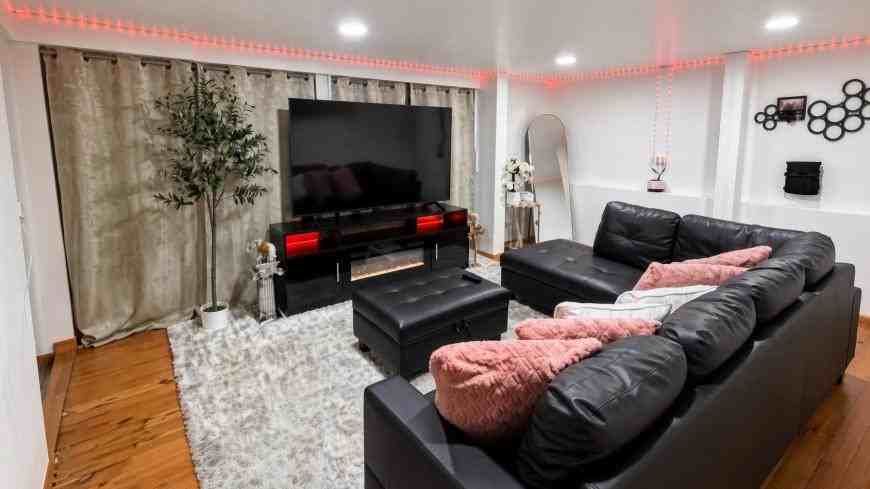 2840 N Rutherford Ave - Photo 3 of 10