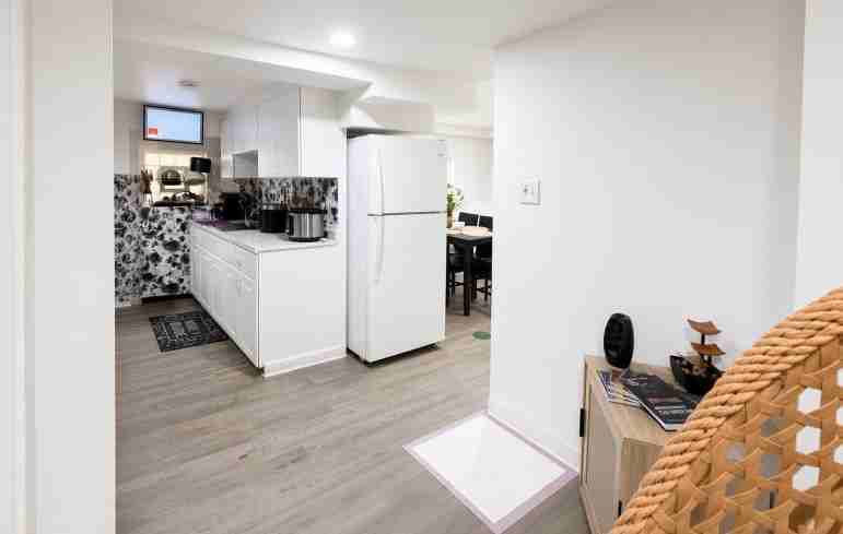 2840 N Rutherford Ave - Photo 5 of 10