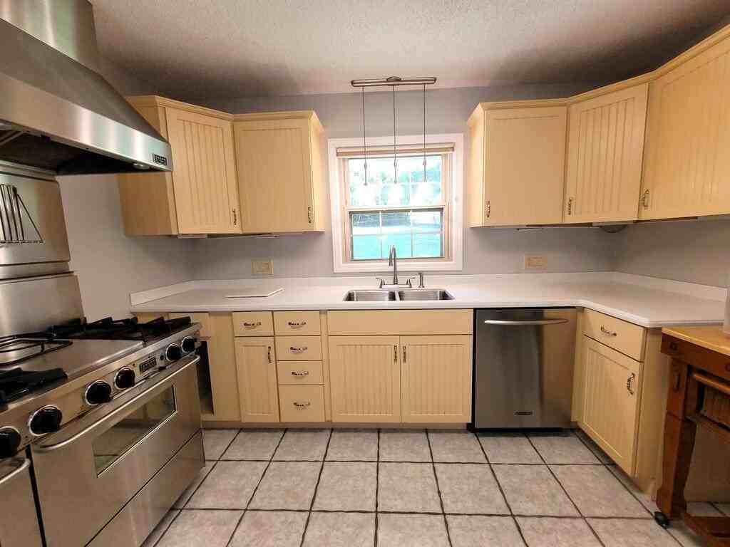 133 Glenrochie Dr - Photo 6 of 30