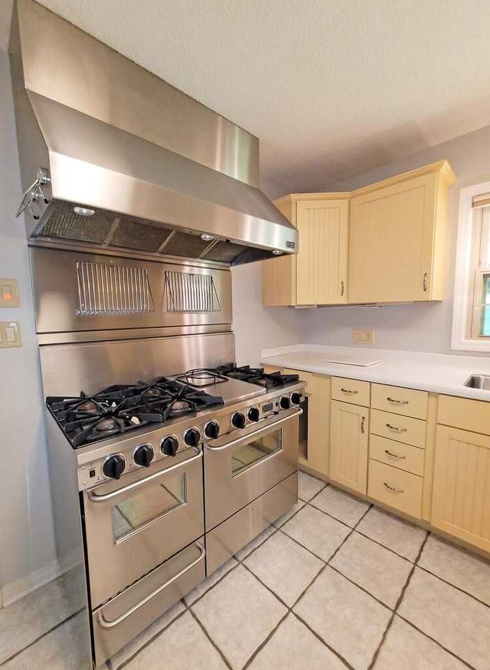 133 Glenrochie Dr - Photo 7 of 30