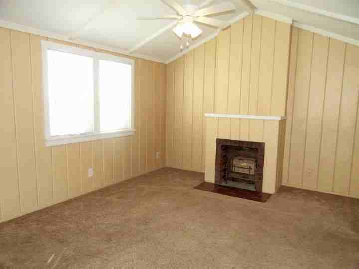 710 2nd St W - Photo 3 of 5