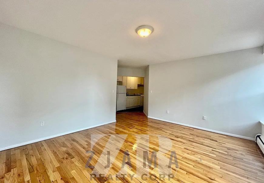 142 Saint Pauls Pl - Photo 2 of 10