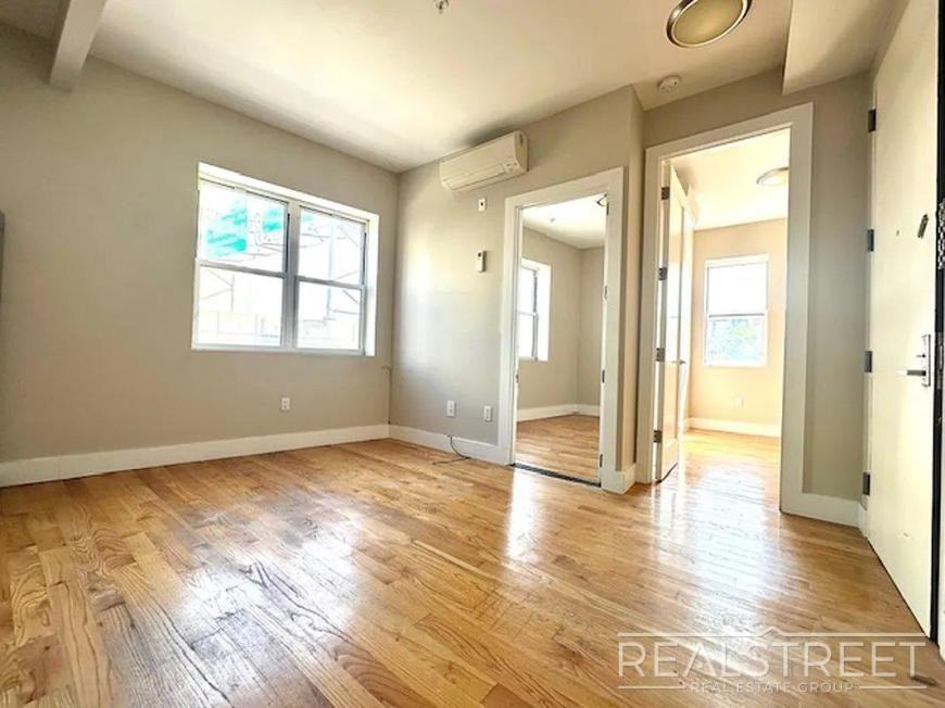314 Park Ave - Photo 2 of 6