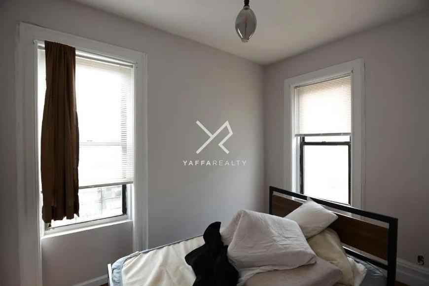 783 Lincoln Pl - Photo 6 of 7