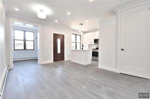 featured image of 135 E 46th St