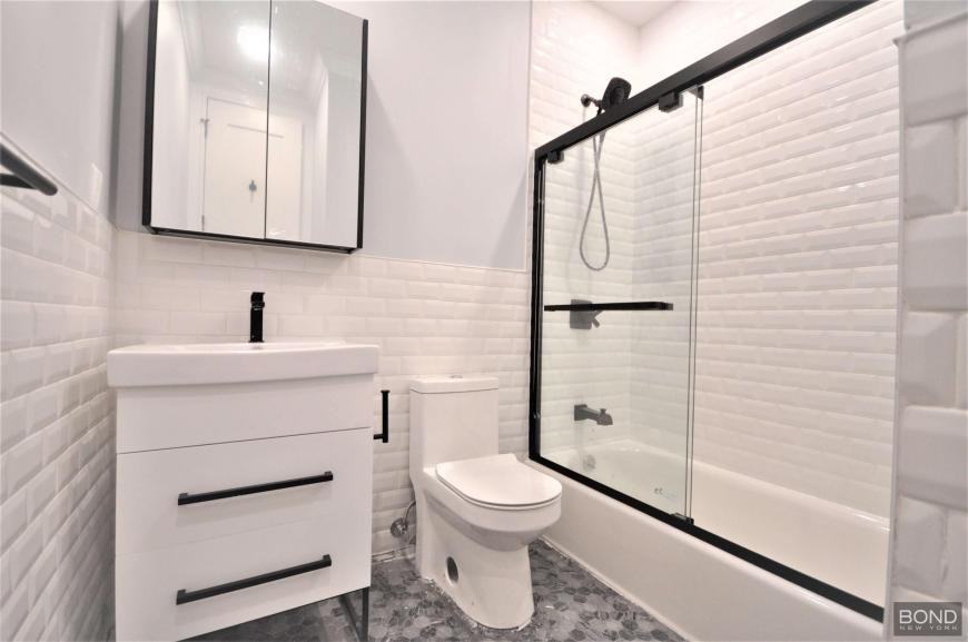 135 E 46th St - Photo 5 of 10