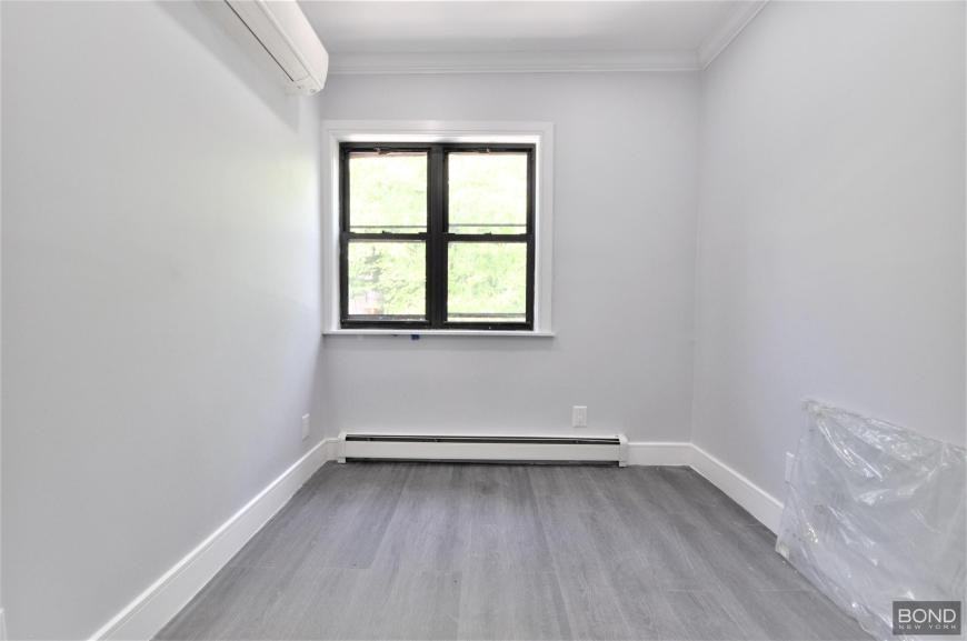 135 E 46th St - Photo 6 of 10