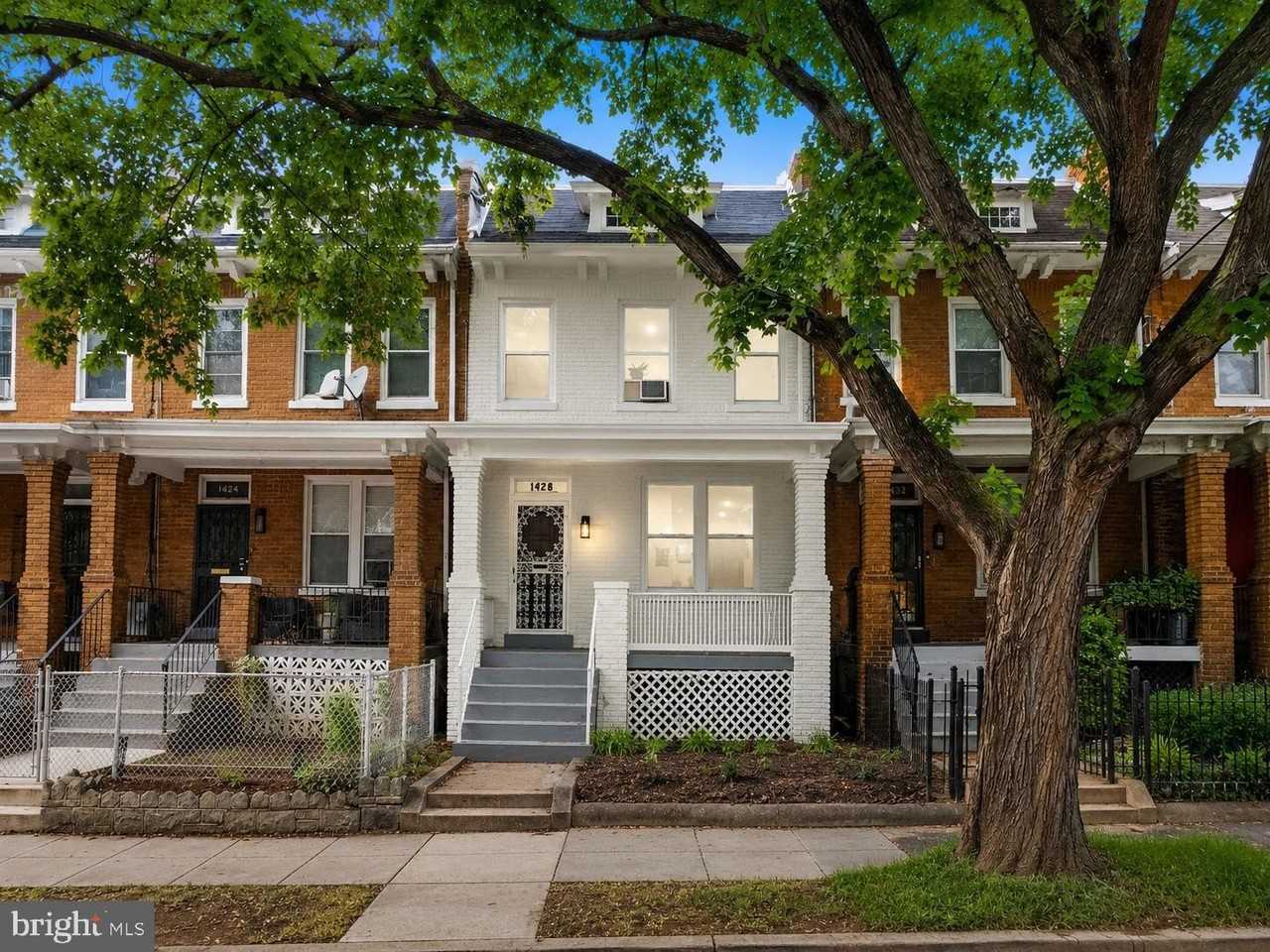 1426 S St Se - Photo 2 of 38