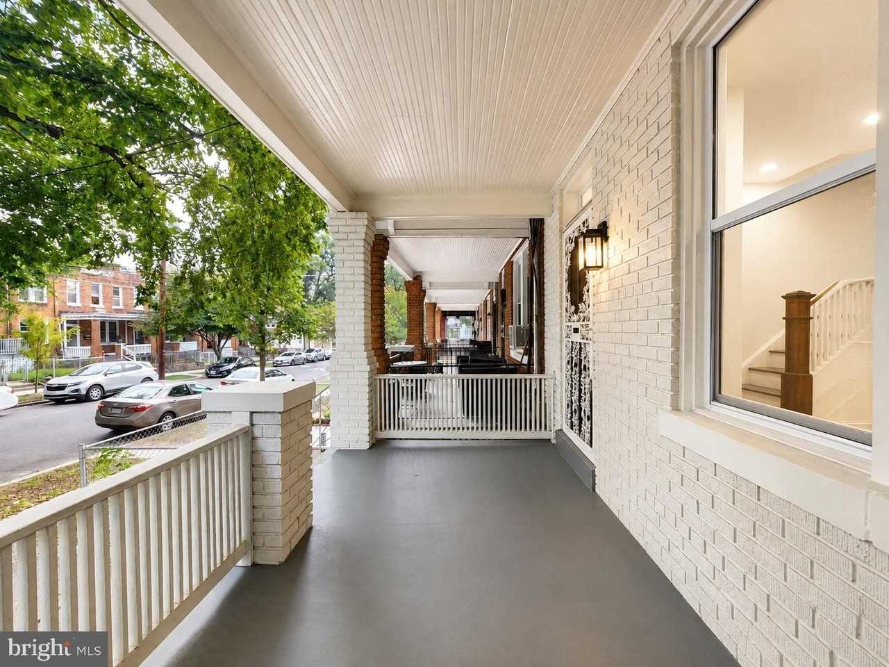 1426 S St Se - Photo 3 of 38