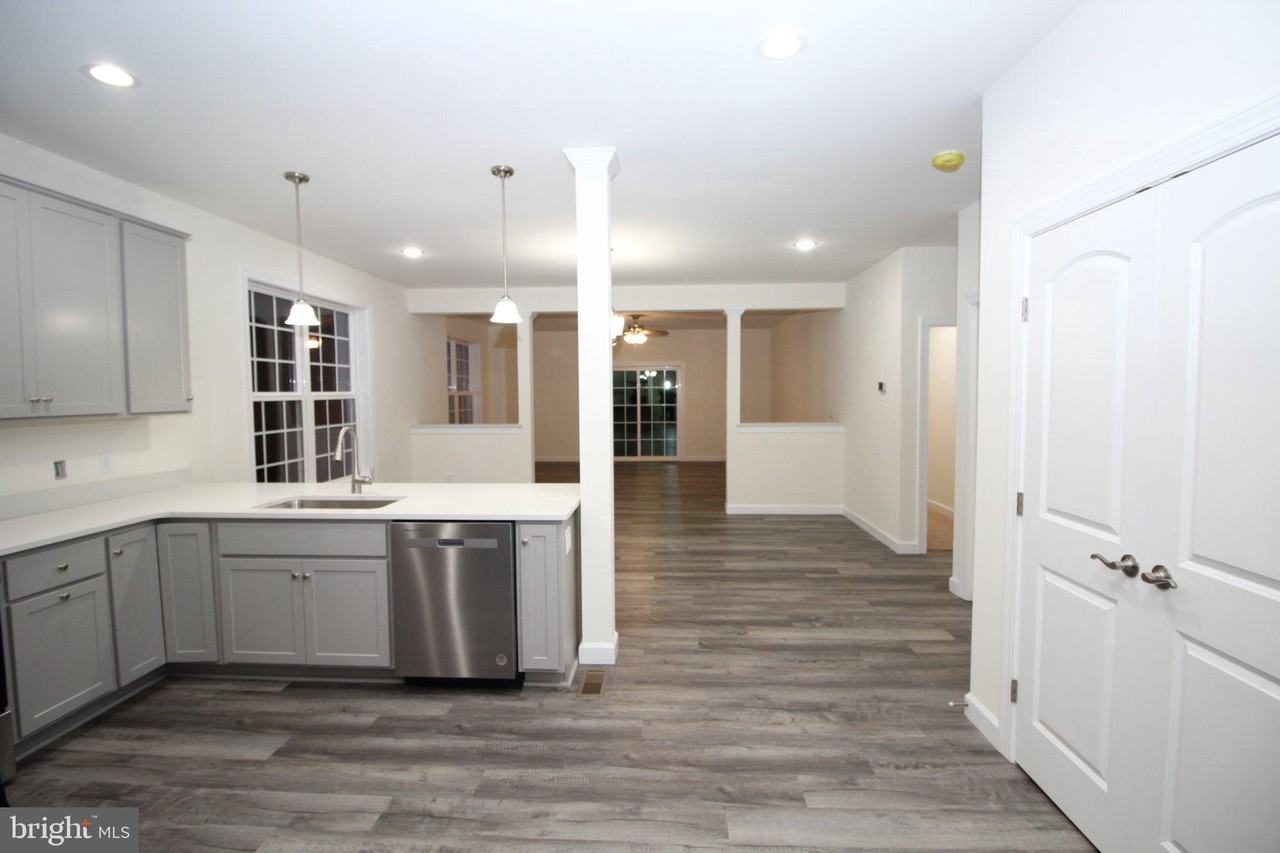 35 Mapledale Rd - Photo 4 of 38