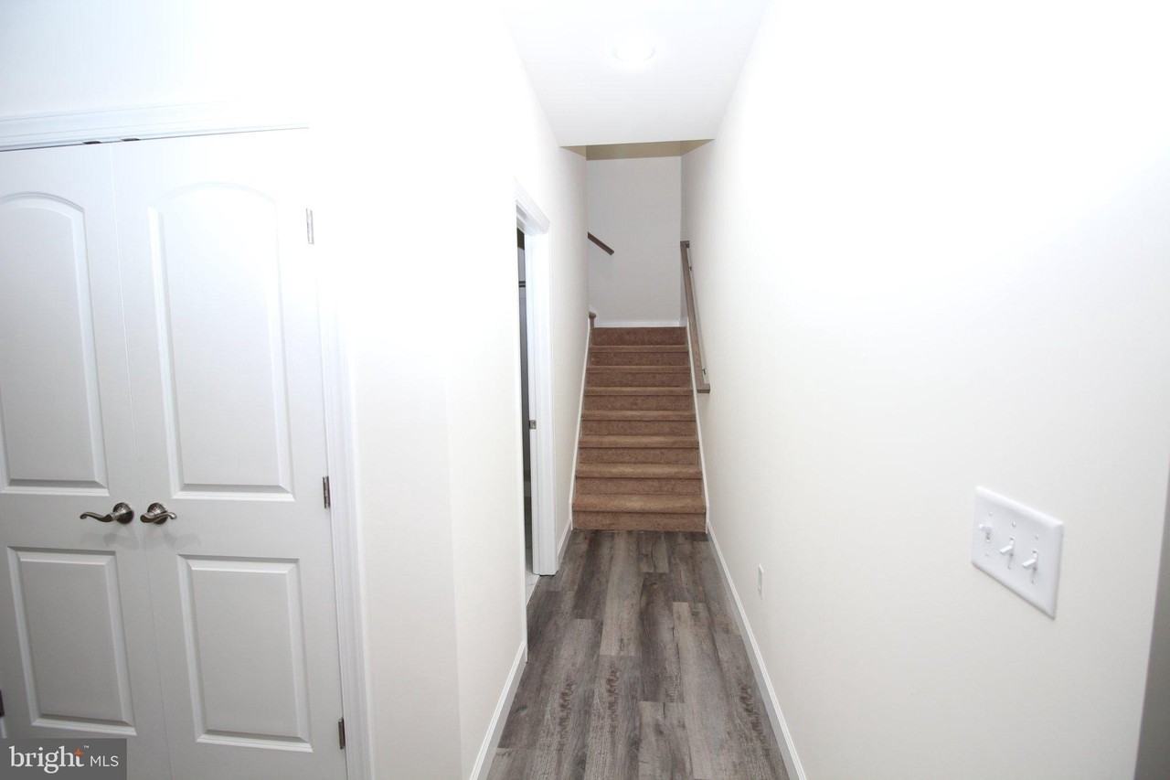 35 Mapledale Rd - Photo 5 of 38