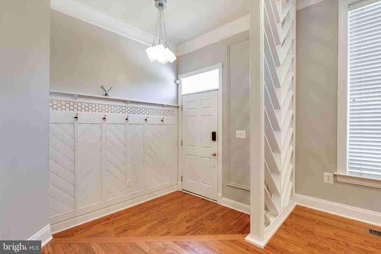 7741 Crystal Brook Way - Photo 5 of 50