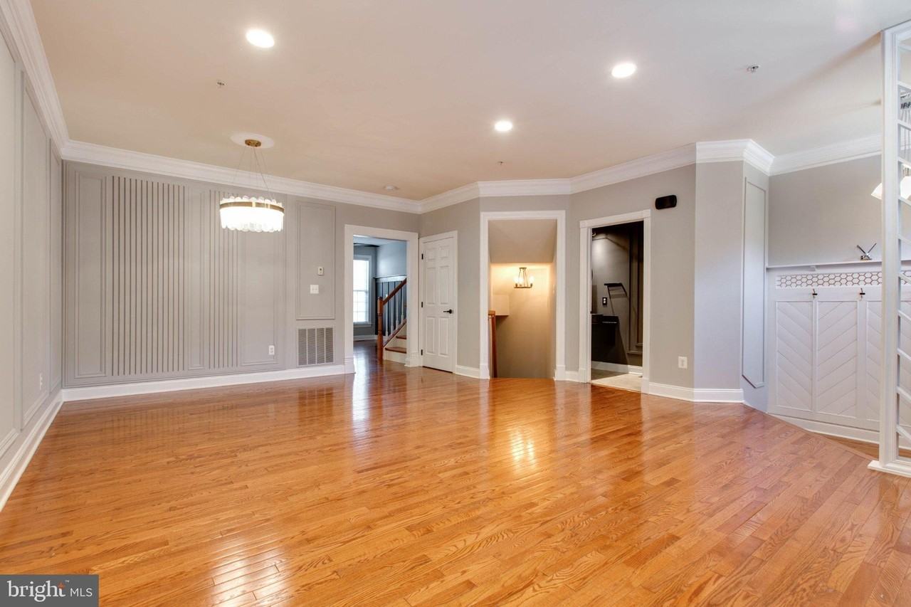 7741 Crystal Brook Way - Photo 7 of 50