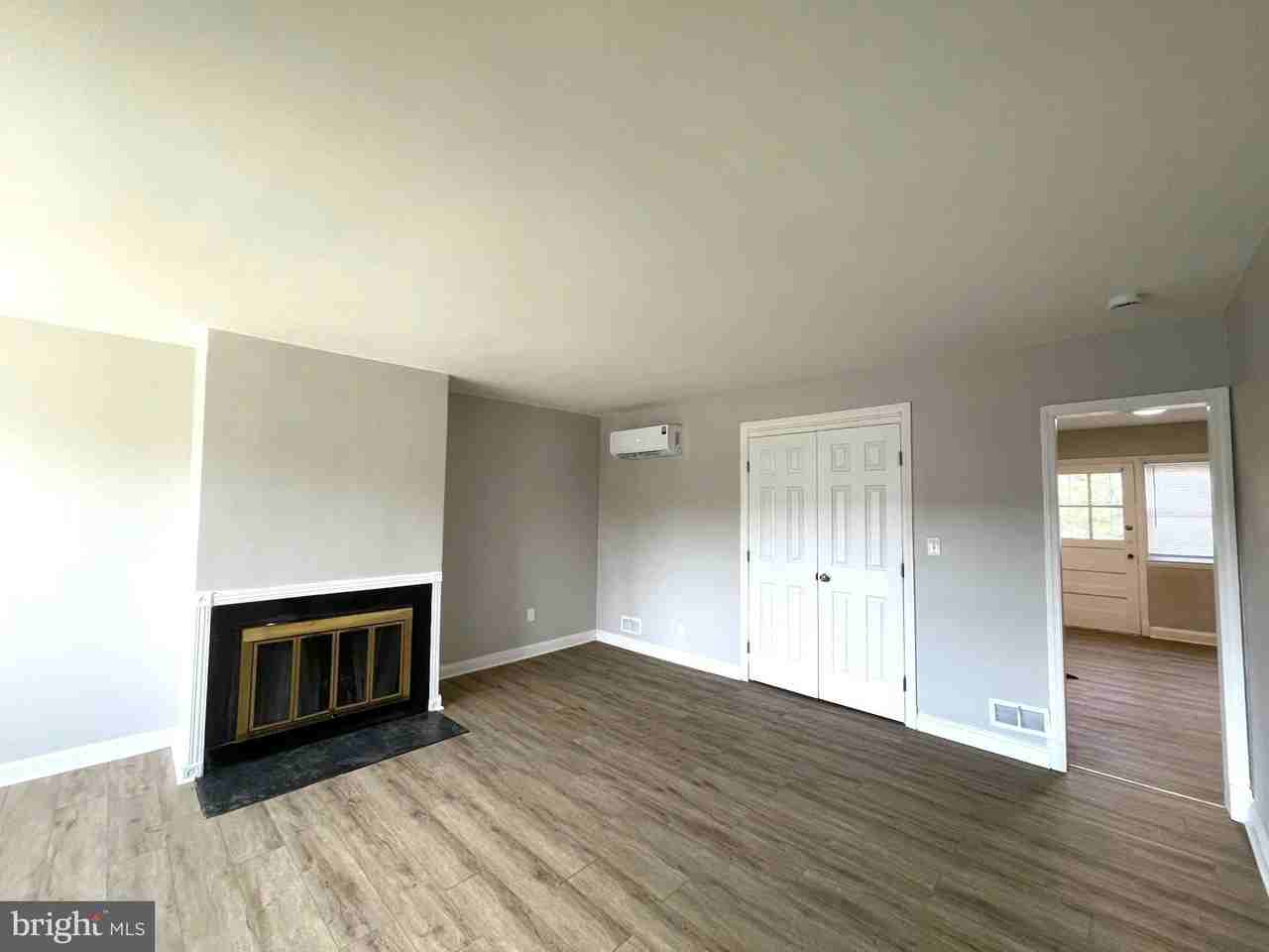 1528 Upshire Rd #1 - Photo 4 of 23