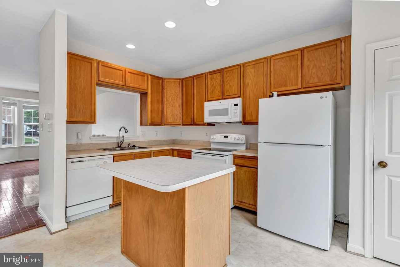 10030 Tallahassee Pl - Photo 3 of 29